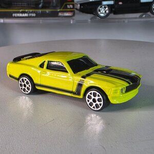 Maisto '70 Boss Mustang Yellow Black Stripes Loose Mint 1/64